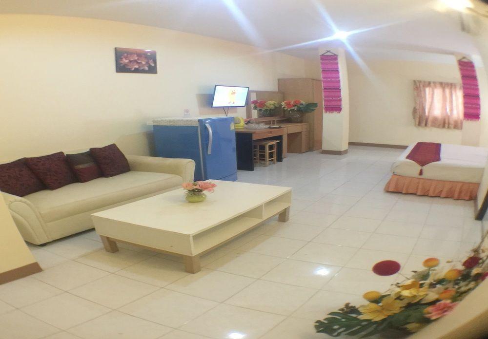 Patong Oyo 1134 Baan Zarn Guesthouse מראה חיצוני תמונה